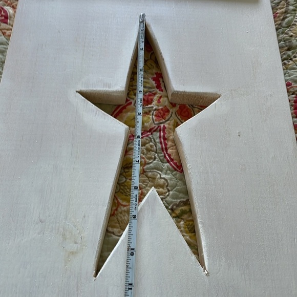 White washed pine star shutter. Primitive decor. Approx 11” w x 24”l x 3/4” d - Picture 7 of 7
